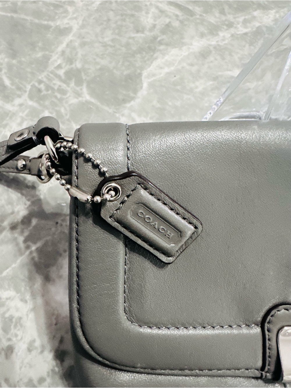 Coach Kristin GRAY Leather Wristlet Clutch Bag Charm & Leather Strap Satin Lined - Picture 4 of 7